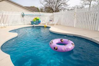 Uncorked Cottage - Hot Tub & Heated Pool - Fredericksburg - 9