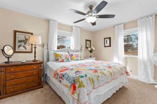 Uncorked Cottage - Hot Tub & Heated Pool - Fredericksburg - 4