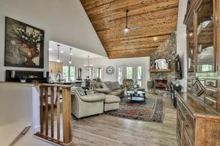 Adventures at Big Canoe - Spacious Cabin Rental in Big Canoe - Serene Nature Views, Cozy Fireplace, Spacious Decks, Walking Dist - Afton - 5
