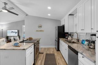 Laguna Beach Leisure (3/2) - 1