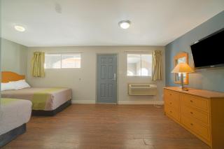 OYO Hotel Midland - Midland - 1
