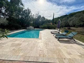 Provençal villa with pool - 9