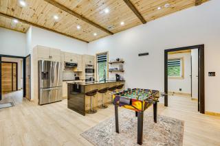 Porch and 1-Acre Yard White Mountains Hideaway - Thornton - 9