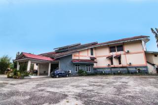 OYO 92330 Hotel Rindu Sempadan Near Taman Wisata Rindu Sempadan - Pekanbaru - 7