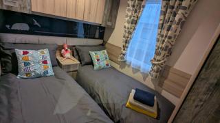 Lighthouse Lodge - Peaceful & Dog Friendly - Sutton-on-Sea - 1