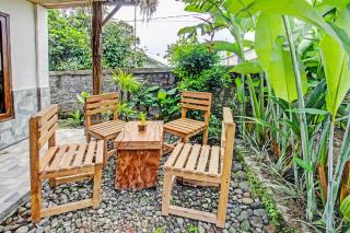 OYO 92275 Tastura Homestay - Praya - 8