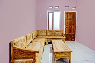 SPOT ON 92370 Sobat Ijen HomestayNearSungai Prengsengan - Rogojampi - 9