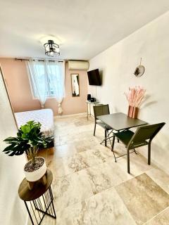 La Chambre d'Ambre - Saint-Laurent-dʼAigouze - 2