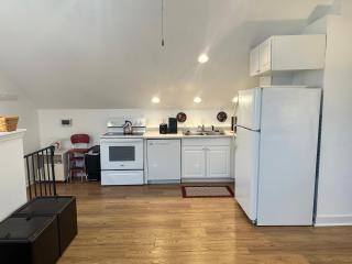 Cozy Cottage - 2