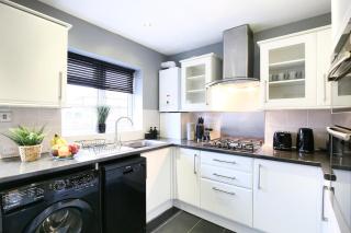 Reductions on short stays - Chic & Cosy, Modern Nightingale retreat! Easy access to Tottenham Hotspurs - Ponders End - 4