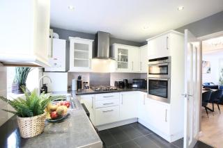 Reductions on short stays - Chic & Cosy, Modern Nightingale retreat! Easy access to Tottenham Hotspurs - Ponders End - 3