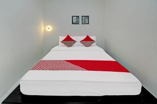 Super OYO 92433 Sirih Gading Family Guest House - Tulungagung - 2