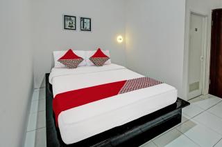 Super OYO 92433 Sirih Gading Family Guest House - Tulungagung - 4
