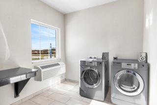 Cobblestone Hotel & Suites - Eaton - Eaton - 4
