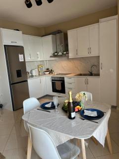 Sunflower Sea View Apartment - Saranda - 8