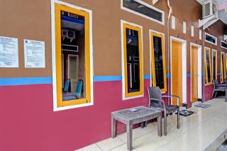SPOT ON 92452 Griya Sandi Residence Family NearPantai Boom - Banyuwangi - 1