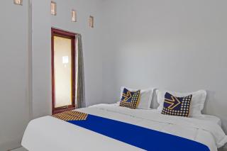SPOT ON 92498 Fanni Homestay - 8