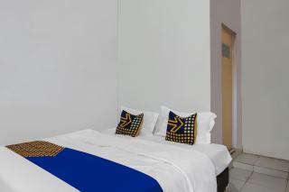 SPOT ON 92498 Fanni Homestay - 2