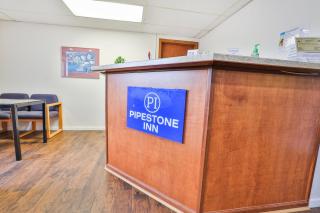OYO Hotel Pipestone MN, Canterbury Park - Pipestone - 3