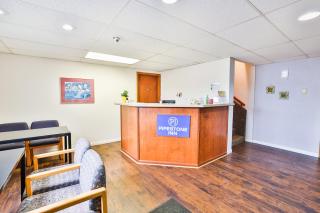 OYO Hotel Pipestone MN, Canterbury Park - Pipestone - 4