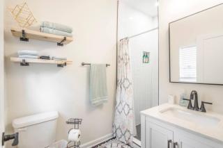 The Arches Walk To Western Ave District - 5