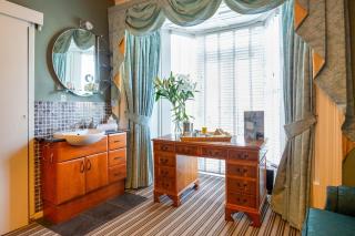 OYO Lamphey Hall Hotel - Pembroke - 3