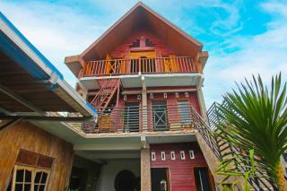 OYO 92558 Bale Datu Homestay Near Lapangan Bulutangkis By'u Badminton - Montongbuwoh - 0