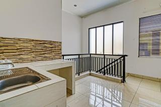 OYO 92556 Jkk Sweet Room - Karawang - 0