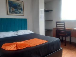 Habitaciones Cerca al Aeropuerto , Corferias , Embajada Americana , teusaquillo - Bogotá - 0