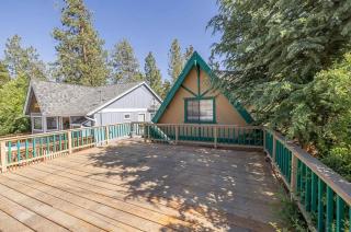 Little Bear Lodge - Walk to Shuttle, Fireplace, Deck, Barbecue - Big Bear Lake - 0