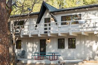 Timber Wolf Tavern - Walk to Slopes, Game Room, Pool Table, BBQ - Big Bear Lake - 7