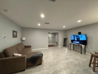 Newly Renovated Home on Canal - Fishing and boating friendly - North Fort Myers - 9