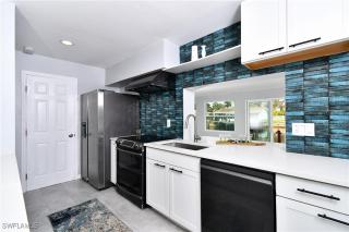 Newly Renovated Home on Canal - Fishing and boating friendly - North Fort Myers - 8