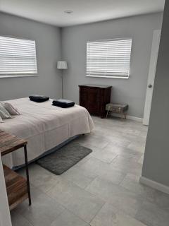 Newly Renovated Home on Canal - Fishing and boating friendly - North Fort Myers - 4