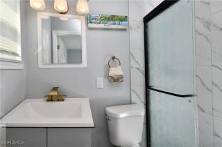 Newly Renovated Home on Canal - Fishing and boating friendly - North Fort Myers - 3