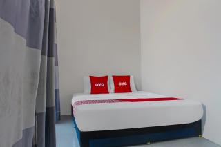 OYO Life 92593 Penginapan Sultan Haji 1 - 5