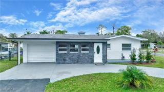 Newly Renovated Home on Canal - Fishing and boating friendly - North Fort Myers - 0