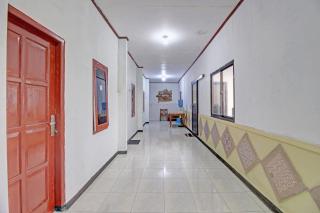 OYO 92628 Raja Alam Homestay - Karanganyar - 9
