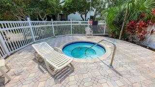 2301-2-CD-Enclave Skyline condo Near Universal - 6