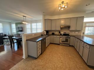 Laurel Heights- Fresh, Cozy and Close to All! - Atlantic City - 3
