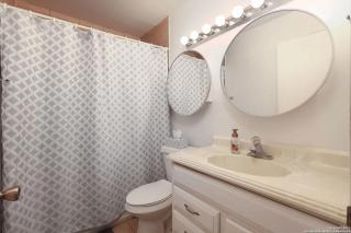 Cozy Home Near Airport,fast EV Charger & Theater - San Antonio - 5