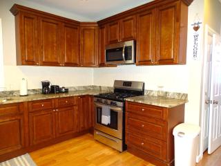 Beautiful 2 Bed Apt Minutes from Encore - Everett - 3