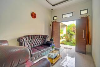 OYO 92714 Miracle Kost - Manado - 9