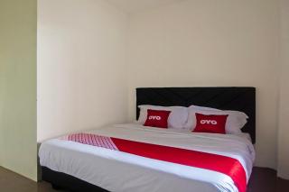 OYO 92714 Miracle Kost - Manado - 5