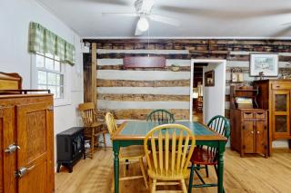 1 Bed 1 Bath Vacation home in Sylva - Sylva - 4