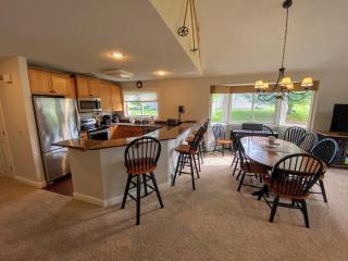 FV23 Awesome on golf course in Bretton Woods with Mountain Views - 5