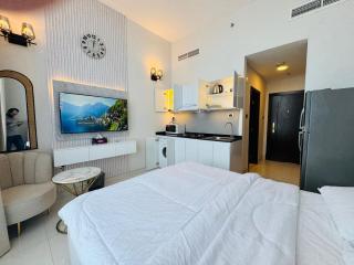 Al Manara Premium Deluxe Sheikh Zayed View Studio - 2