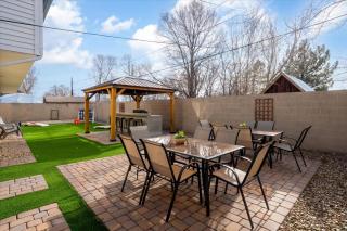 Sleeps 18 Hot Tub Pool Table Fire Pit Arcade Game - Flagstaff - 0
