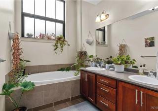 Beautiful Three Bedroom In Heart Of Buffalo - Buffalo - 9