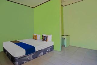 SPOT ON 92669 Guesthouse Prima SyariahNearGPdI Anugerah - Banyuwangi - 3